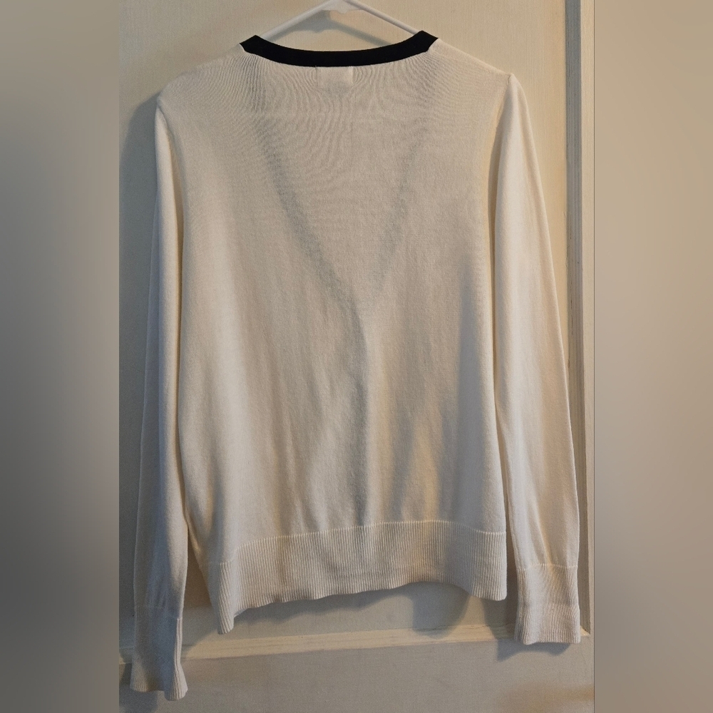 NWOT | Old Navy | Knit Button Closure V-Neck Cardigan | M | White w/ Black Trim - Picture 4 of 10